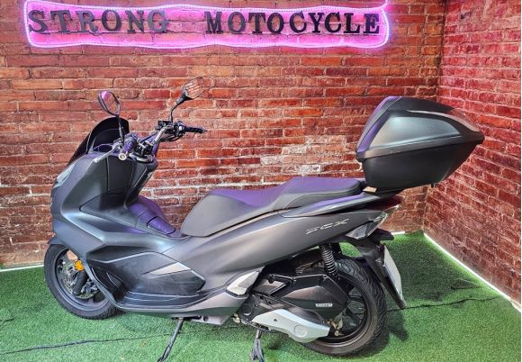 PCX 125. 2023. OFERTA STRONG MOTO HOSPITALET BARCELONA