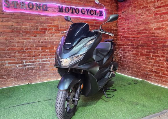 PCX 125. 2023. OFERTA STRONG MOTO HOSPITALET BARCELONA